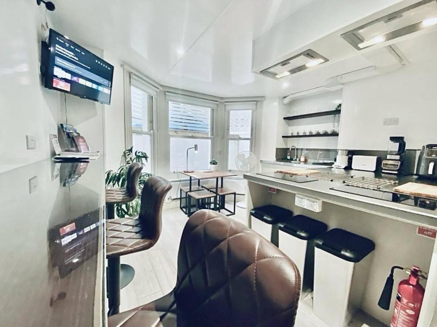 Apt 09 Stylish Studio Steps From Sea & Promenade ブライトン エクステリア 写真