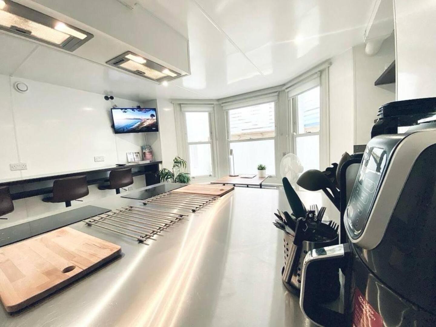 Apt 09 Stylish Studio Steps From Sea & Promenade ブライトン エクステリア 写真